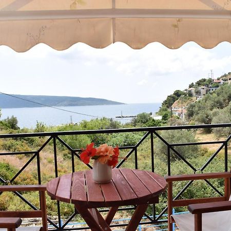Nikis Rooms Kalamakia Екстериор снимка