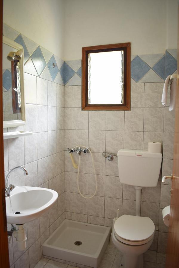 Nikis Rooms Kalamakia Екстериор снимка