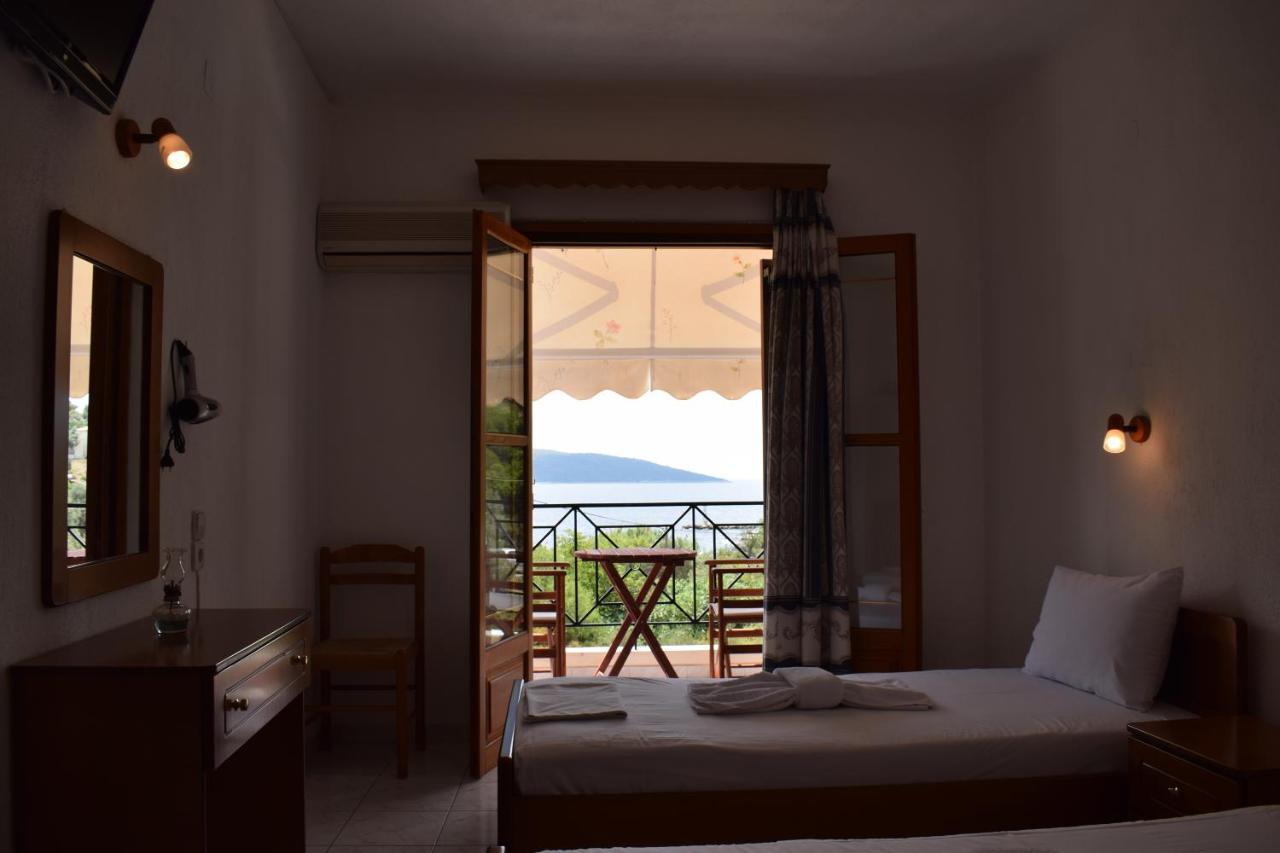 Nikis Rooms Kalamakia Екстериор снимка