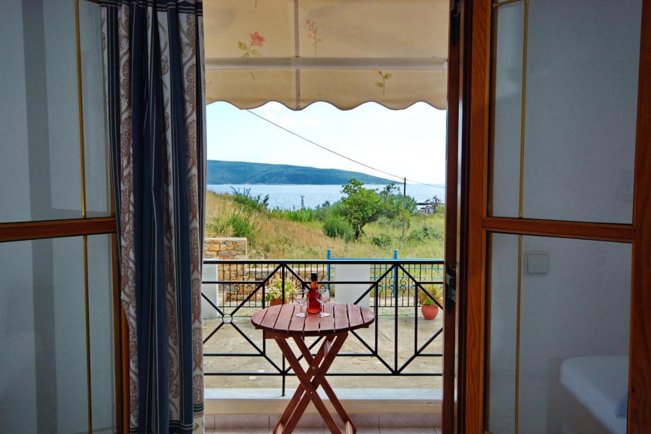 Nikis Rooms Kalamakia Екстериор снимка