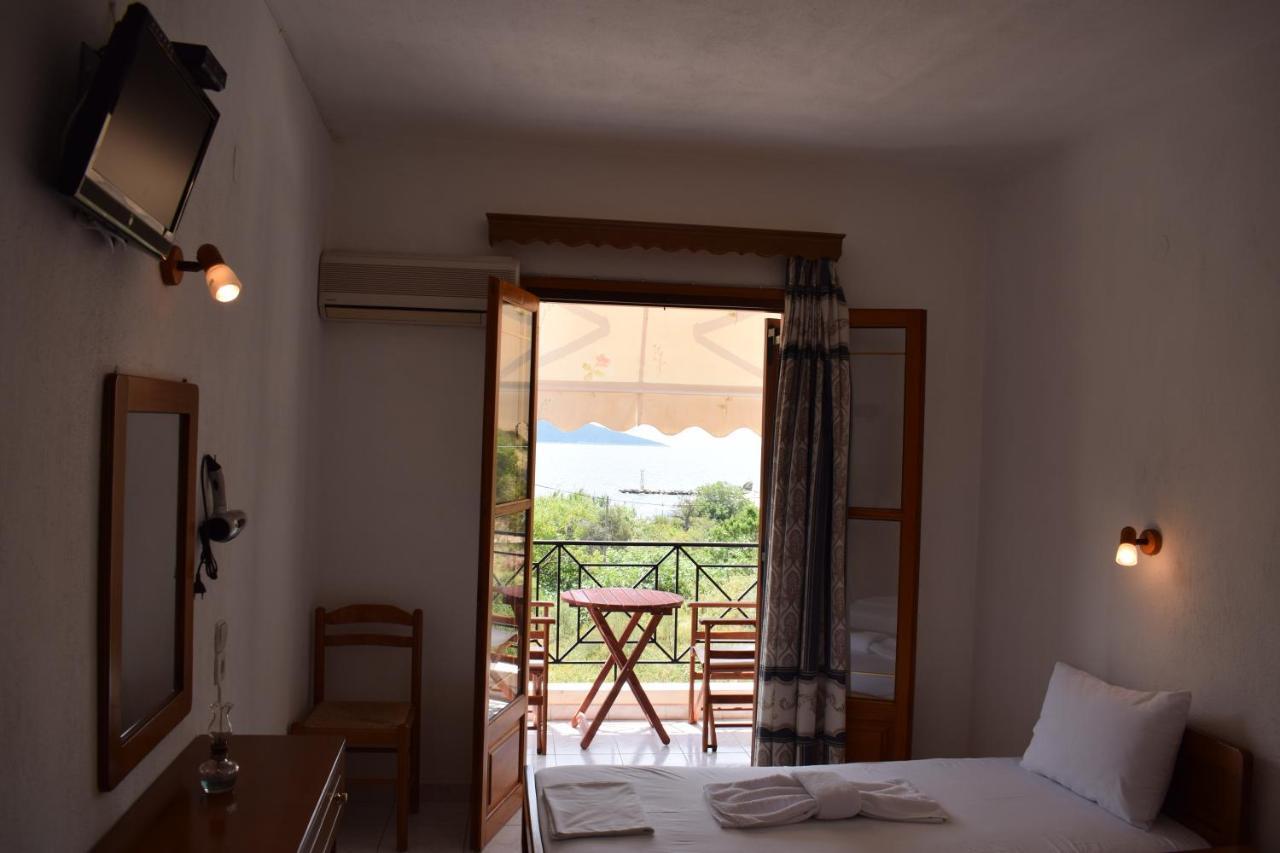 Nikis Rooms Kalamakia Екстериор снимка